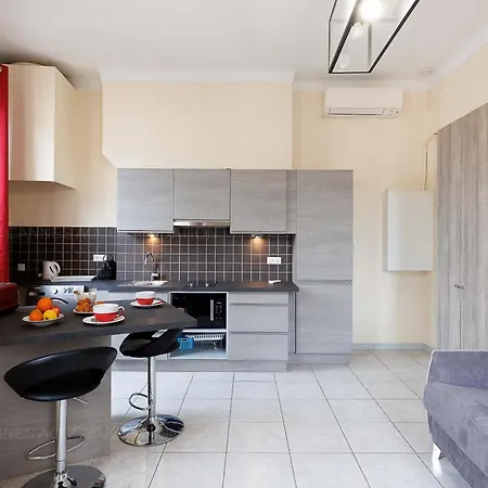 Apartment Carrousel Stud *