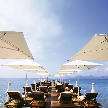 Апартаменты Carrousel Stud *